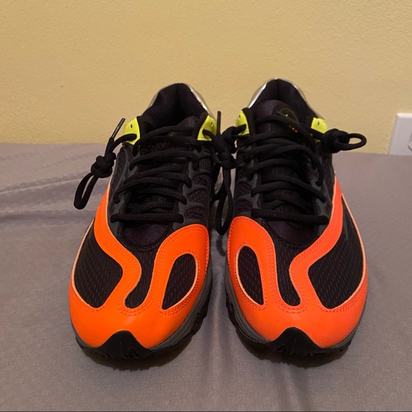 Size 9.5 - Nike Air Tuned Max Volt Total Orange 2022 Running shoes NO BOX - Picture 3 of 12